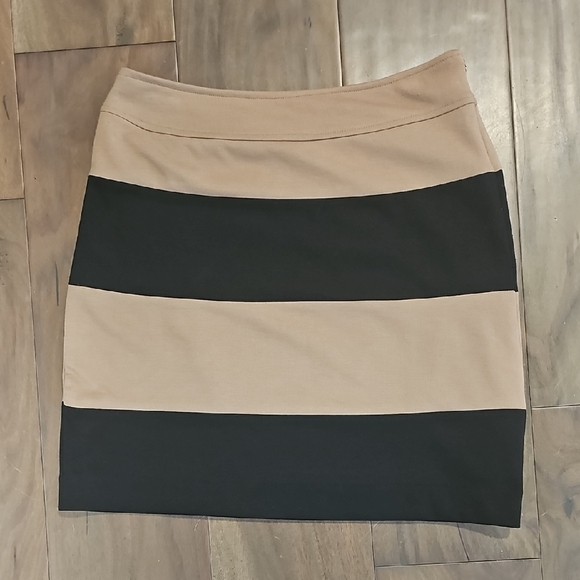 Banana Republic Black And Tan Striped Skirt Size 0 - Picture 1 of 7